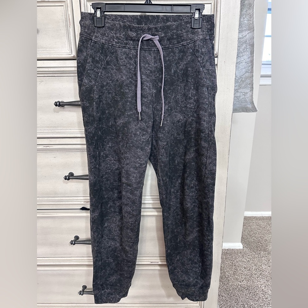 Lululemon Scuba High-Rise French Terry Jogger